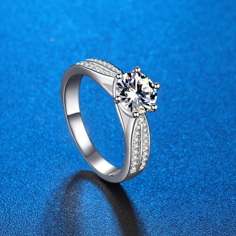 PT950 Platinum 3Ct Moissanite Starlight Queen Ring for Women Six-Claw Setting Allergy-Resistant Light Luxury Royal Style